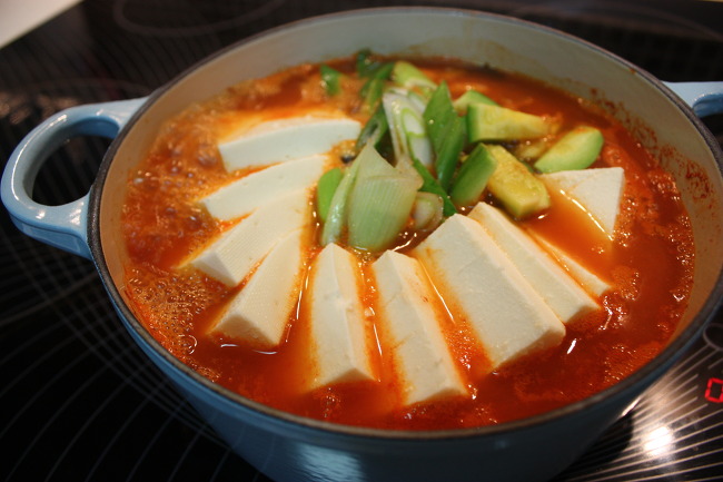 누구나 해도 맛있는~~~돼지고기 김치찌개.