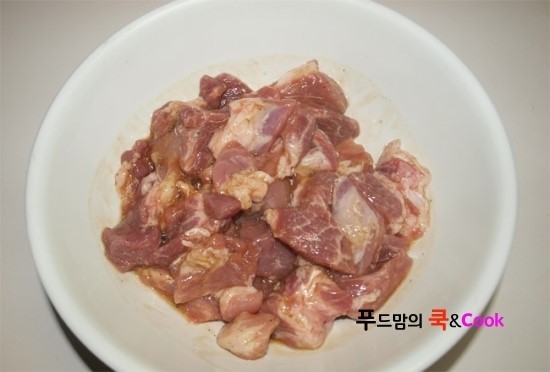 밥반찬으로 좋은 중국식 돼지갈비 만들기