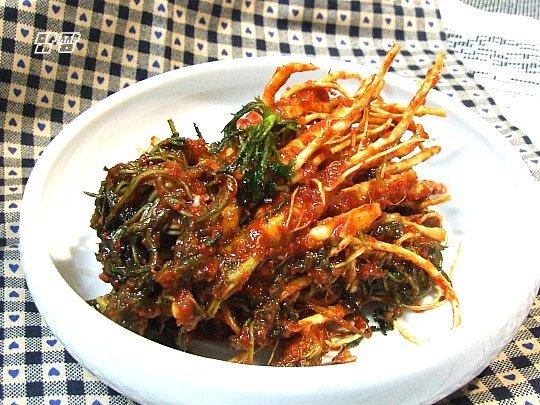 냉이와깻잎 이미지